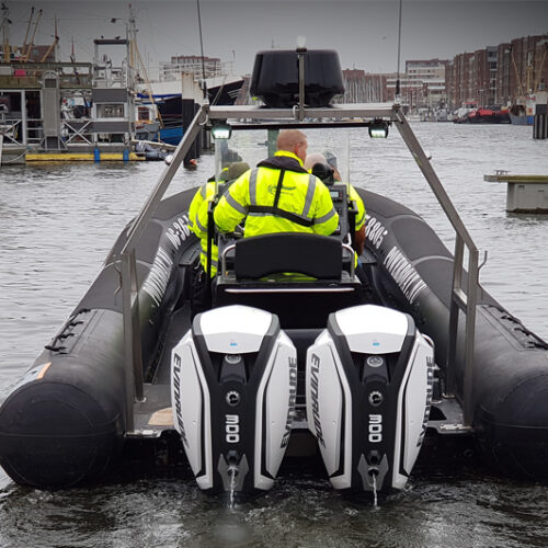 Powerboat-Scheveningen-doen-kado-uitjes-cadeau-geven-belevenis2